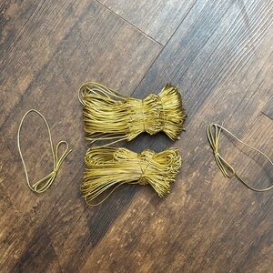 🆕 100 pc LOT Gold Metallic Stretch Cord Loops with Pre-Tied Bow Gift Box Ribbon